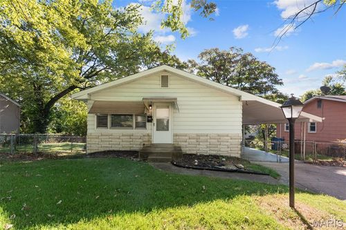 610 Superior Dr, Ferguson, MO, 63135-2035 | Card Image