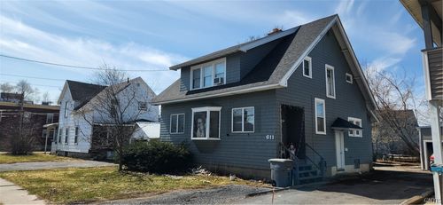 611 Mill St, Watertown, NY, 13601-1520 | Card Image