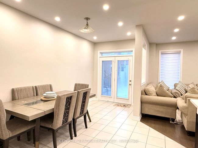 52 Luzon Ave, House attached with 5 bedrooms, 5 bathrooms and 1 parking in Markham ON | Image 5