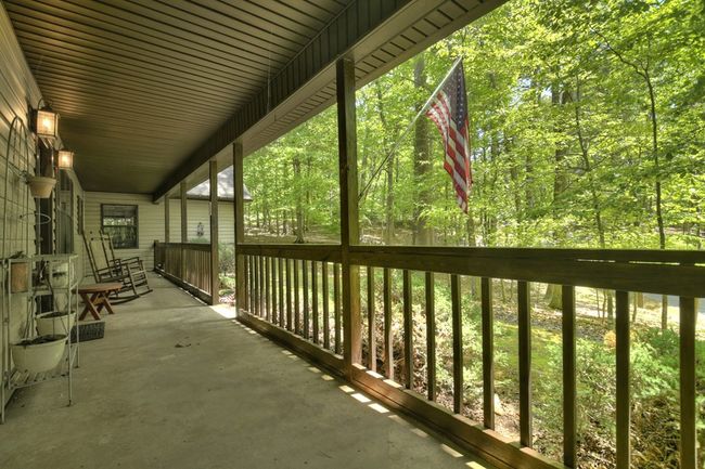 1292 Riverview Dr, Home with 3 bedrooms, 2 bathrooms and 2 parking in Ellijay GA | Image 6