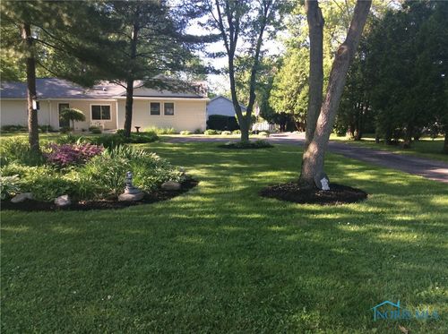 9860 Maumee Western Rd, Monclova, OH, 43542-9726 | Card Image