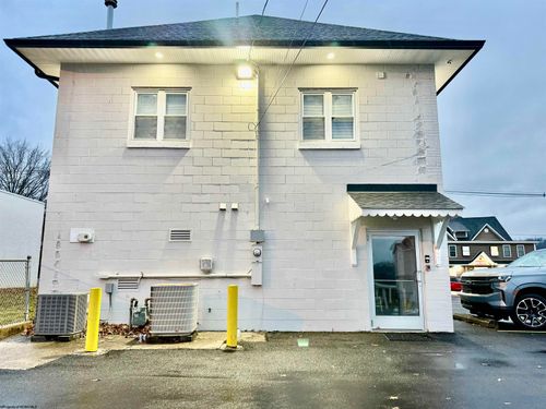 606 Fairmont Ave, Fairmont, WV, 26554-5148 | Card Image