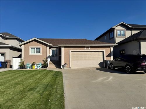 1916 Jesse Bay, Estevan, SK, S4A2W3 | Card Image