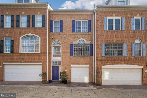 1122 N Vernon St, Arlington, VA, 22201-5755 | Card Image