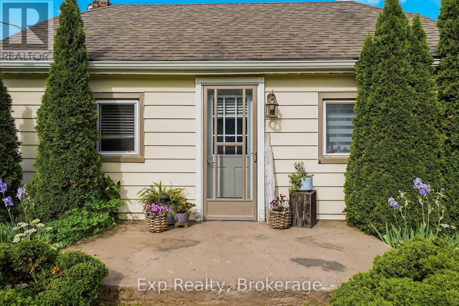 Residential in Quinte West (Frankford Ward) 4