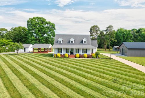 505 E Stagecoach Trl, Lawndale, NC, 28090-9538 | Card Image