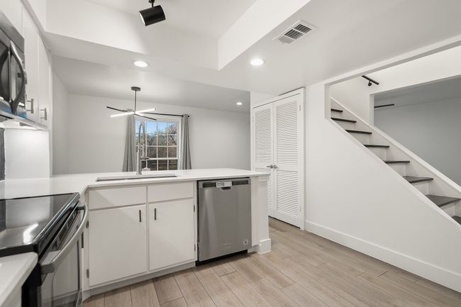 APT-206 - 3919 Holland Ave, Condo with 2 bedrooms, 3 bathrooms and null parking in Dallas TX | Image 20
