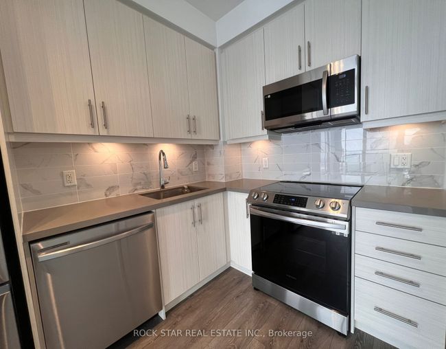 2902 - 105 Oneida Cres, Condo with 2 bedrooms, 2 bathrooms and null parking in Richmond Hill ON | Image 7