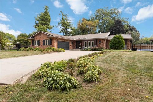 232 Paris Rd, Brantford, ON, N3R1J4 | Card Image