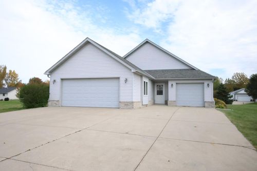 605 Cottonwood Ave, Litchfield, MN, 55355-4626 | Card Image