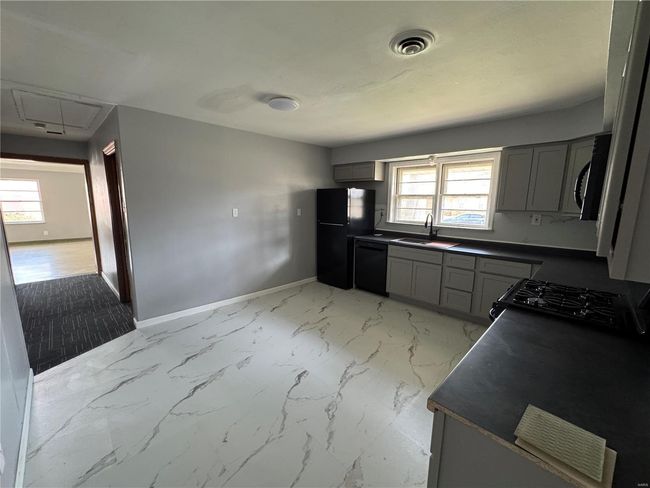Brand new kitchen! | Image 9