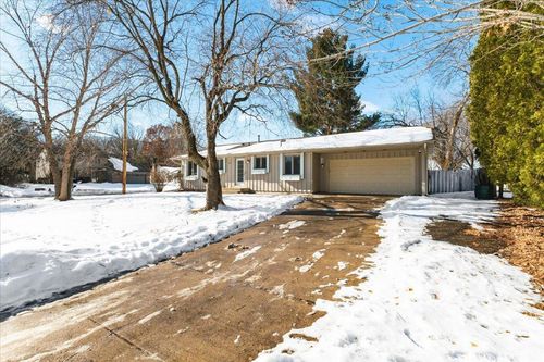 196 Cottonwood Ct, Stillwater, MN, 55082-5232 | Card Image