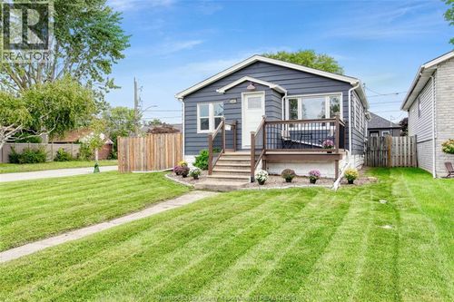 2402 Tourangeau Rd, Windsor, ON, N8W4N7 | Card Image