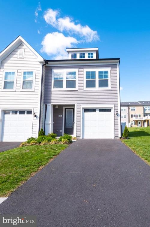 38 Spool Rd, INWOOD, WV, 25428-3160 | Card Image