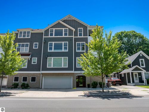 208-825 7th St, Traverse City, MI, 49684-2672 | Card Image