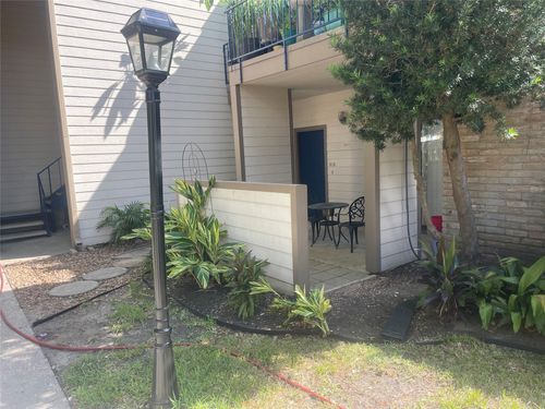 7135 N Holiday Dr, Galveston, TX, 77550-3032 | Card Image