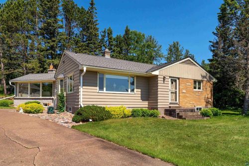 5457 Highway 61, Silver Bay, MN, 55614-4211 | Card Image