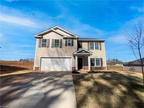 700 Hickory Point Dr, Lexington, NC, 27292-6059 | Card Image