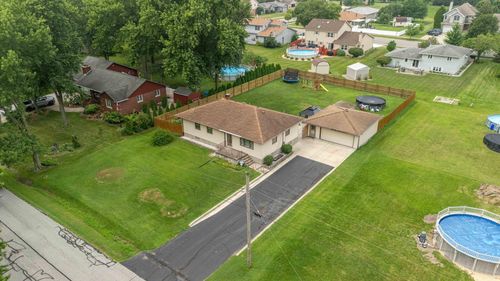 8538 Monfort Dr, Saint John, IN, 46373-9753 | Card Image