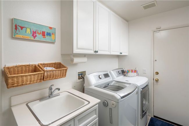 27705 Essex Pl, House other with 5 bedrooms, 3 bathrooms and 3 parking in Valencia CA | Image 26