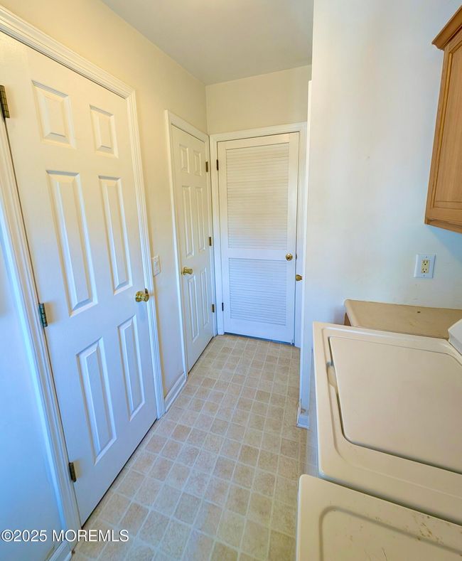 Laundry Room | Image 14