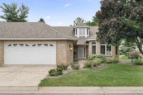 5687 Dunlap Ave N, Shoreview, MN, 55126-5636 | Card Image