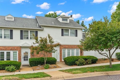 212 Carriage Ct, Washington, MO, 63090-4615 | Card Image