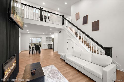 38033 Cherry Ln, Harrison Township, MI, 48045-2704 | Card Image