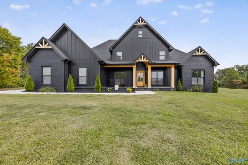90 Hummingbird Ln, Grant, AL, 35747-8033 | Card Image