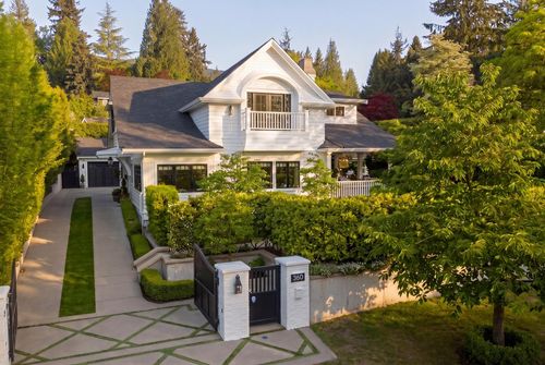 360 Windsor Rd E, North Vancouver, BC, V7N1K1 | Card Image