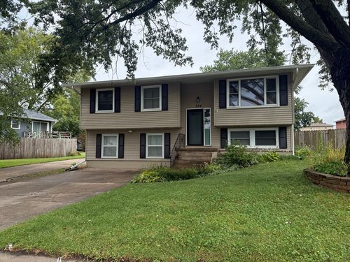 334 W 64th St, Davenport, IA, 52806-2118 | Card Image