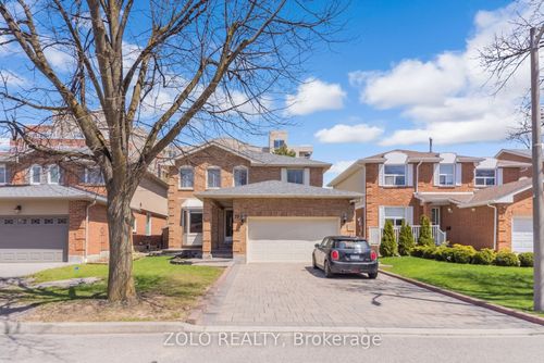 19 Hodgson St, Brampton, ON, L6Y3G8 | Card Image
