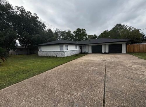 806 S 33rd St, Nederland, TX, 77627-7503 | Card Image