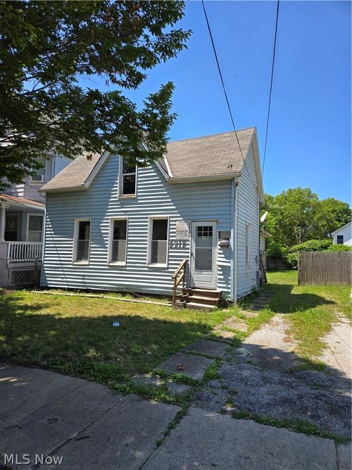 5915 Cable Ave, Cleveland, OH, 44127-1745 | Card Image