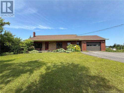 105 Rte 305, Haut-Lamèque, NB, E8T3M1 | Card Image