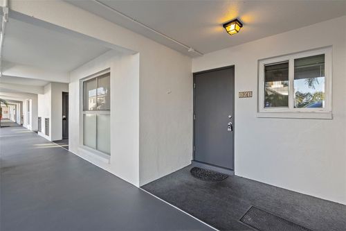apt-101-2944 W Bay Dr, BELLEAIR BLUFFS, FL, 33770-2642 | Card Image