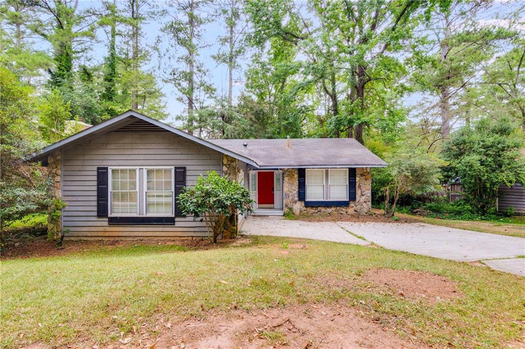 Woodside Ln, Jonesboro, GA 30238