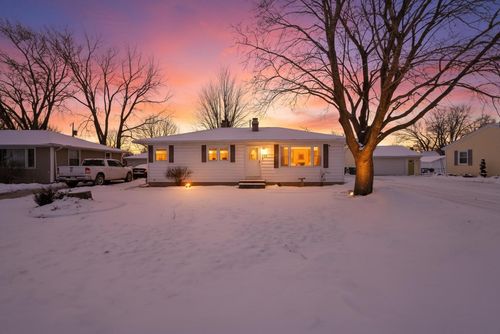 975 Clover Street, FOX CROSSING, WI, 54952 | Card Image