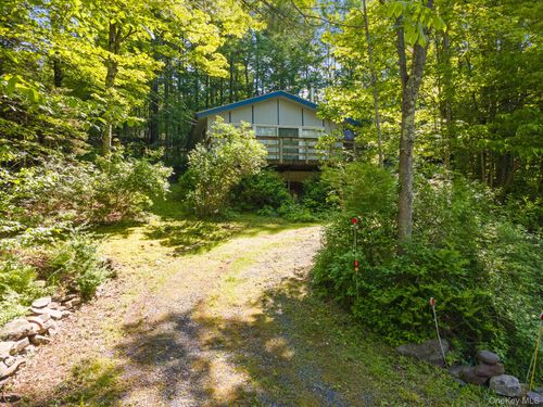 101 Hunter Ln, Hunter, NY, 12442 | Card Image