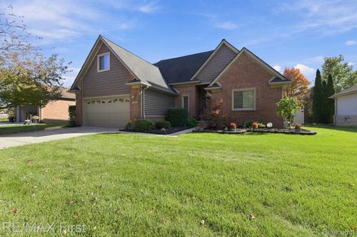 52669 Creekside Dr, Chesterfield, MI, 48047-5939 | Card Image
