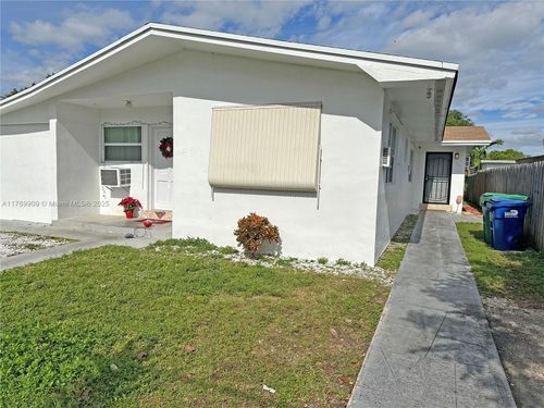 1167 Ne 111th St, Miami, FL, 33161-7622 | Card Image