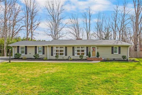 532 Lakeside Dr, Walnut Cove, NC, 27052-9319 | Card Image