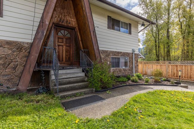 9674 Aberdeen Crescent, House other with 4 bedrooms, 2 bathrooms and 6 parking in Rosedale BC | Image 3