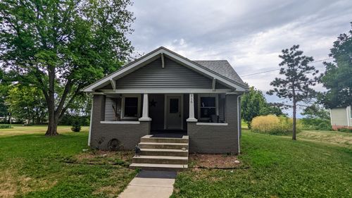 310 S Main St, Niantic, IL, 62551-4391 | Card Image