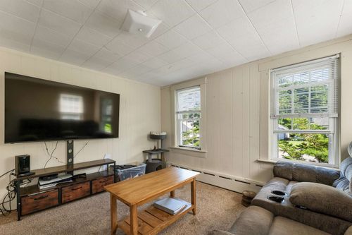 9 Crescent Street, Laconia, NH, 03246 | Card Image