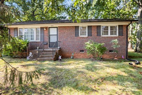 2096 Lithia Springs Rd, Lincolnton, NC, 28092-4176 | Card Image