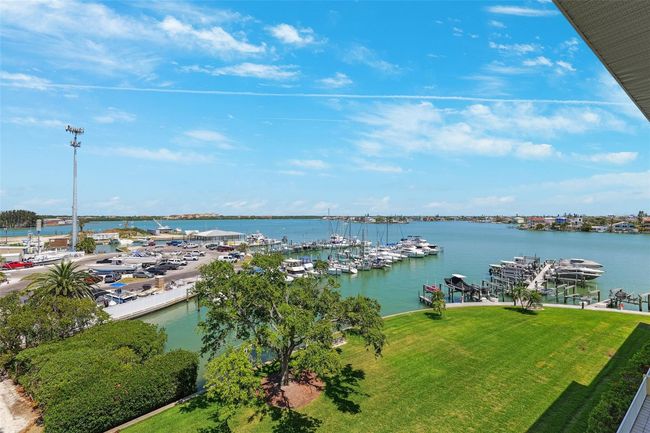 APT-2501 - 425 150 Th Ave, Condo with 3 bedrooms, 2 bathrooms and null parking in MADEIRA BEACH FL | Image 4