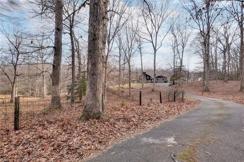 232 Thompson Ln, Williamsburg, VA, 23188-1373 | Card Image