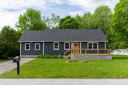 47 Hillcrest Rd, Rutland, VT, 05701-2550 | Card Image