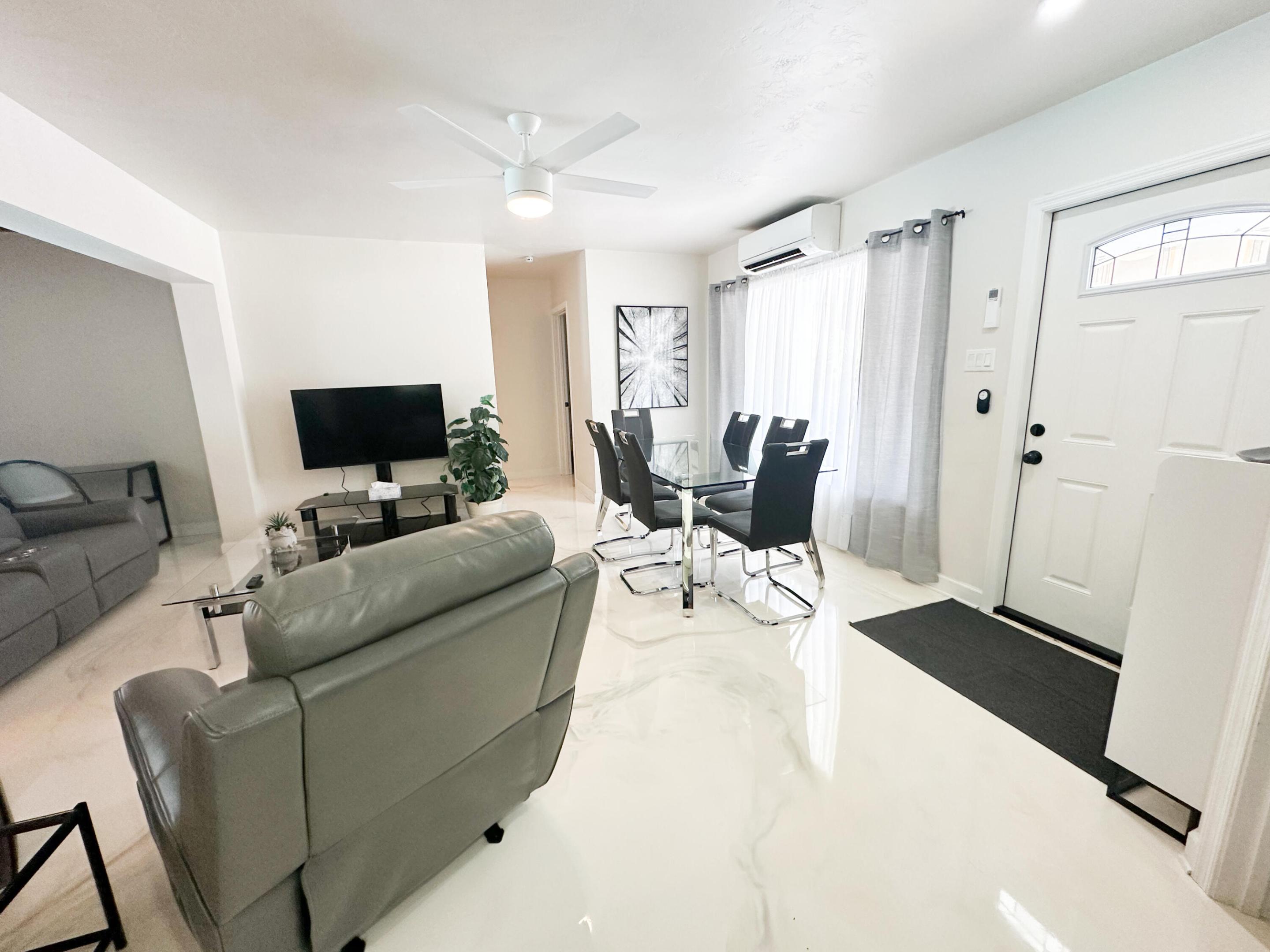 Residential Lease in Hallandale Beach 4